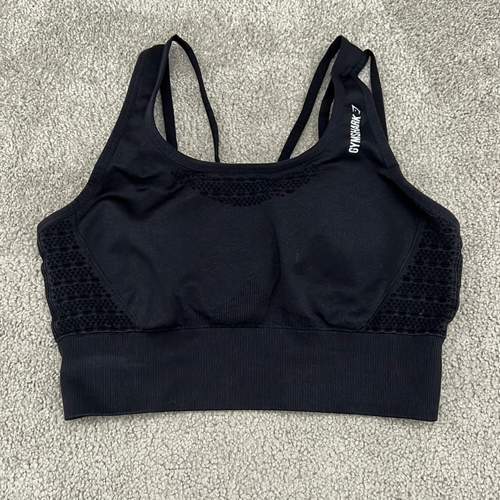 Gymshark Energy+ Seamless Crop Top - Black 
Never worn!